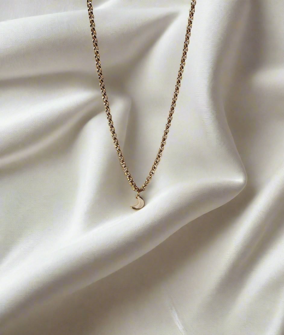 Tiny Moon Charm necklace - RUUSK