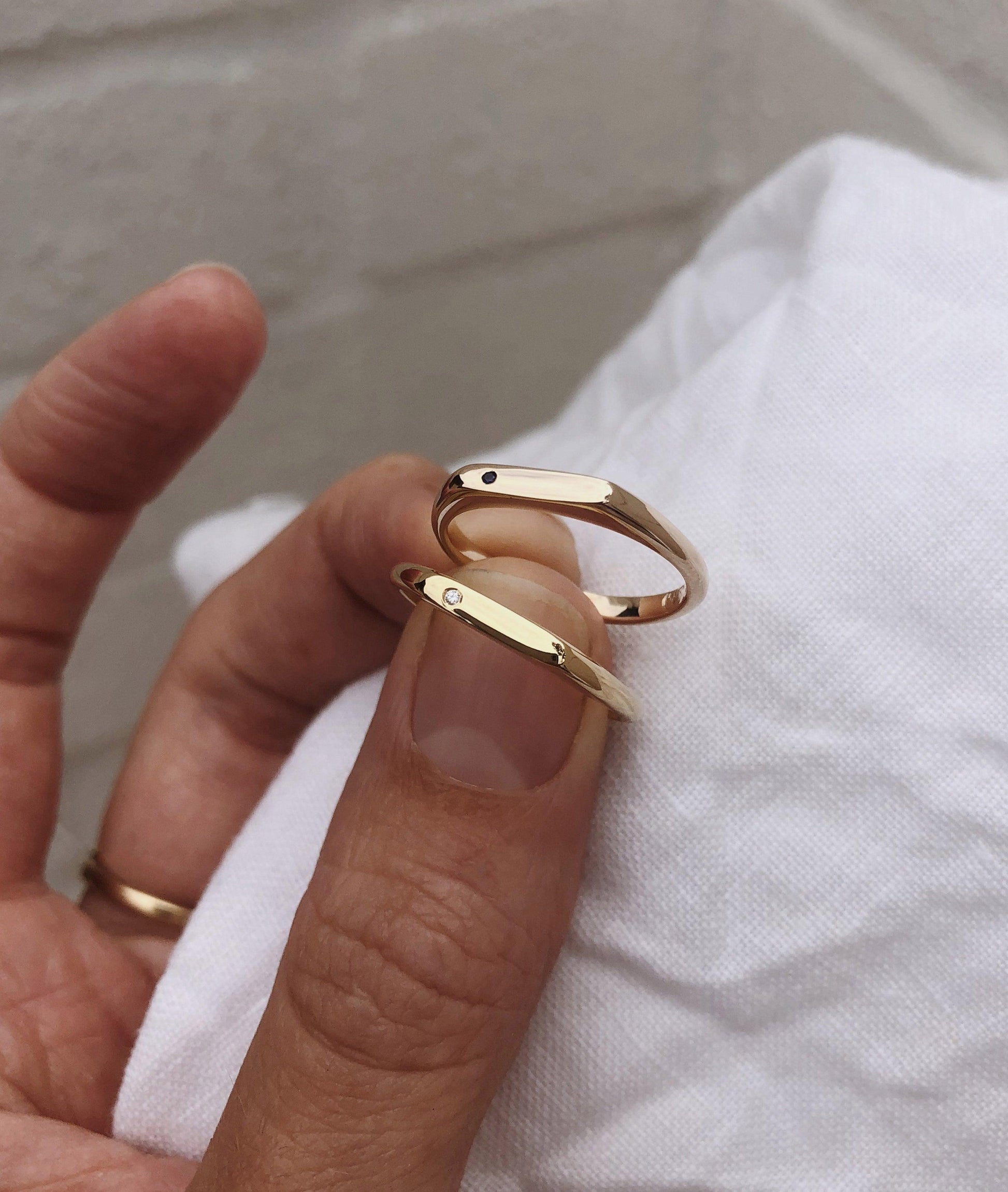Diamond Tiny Signet ring - RUUSK