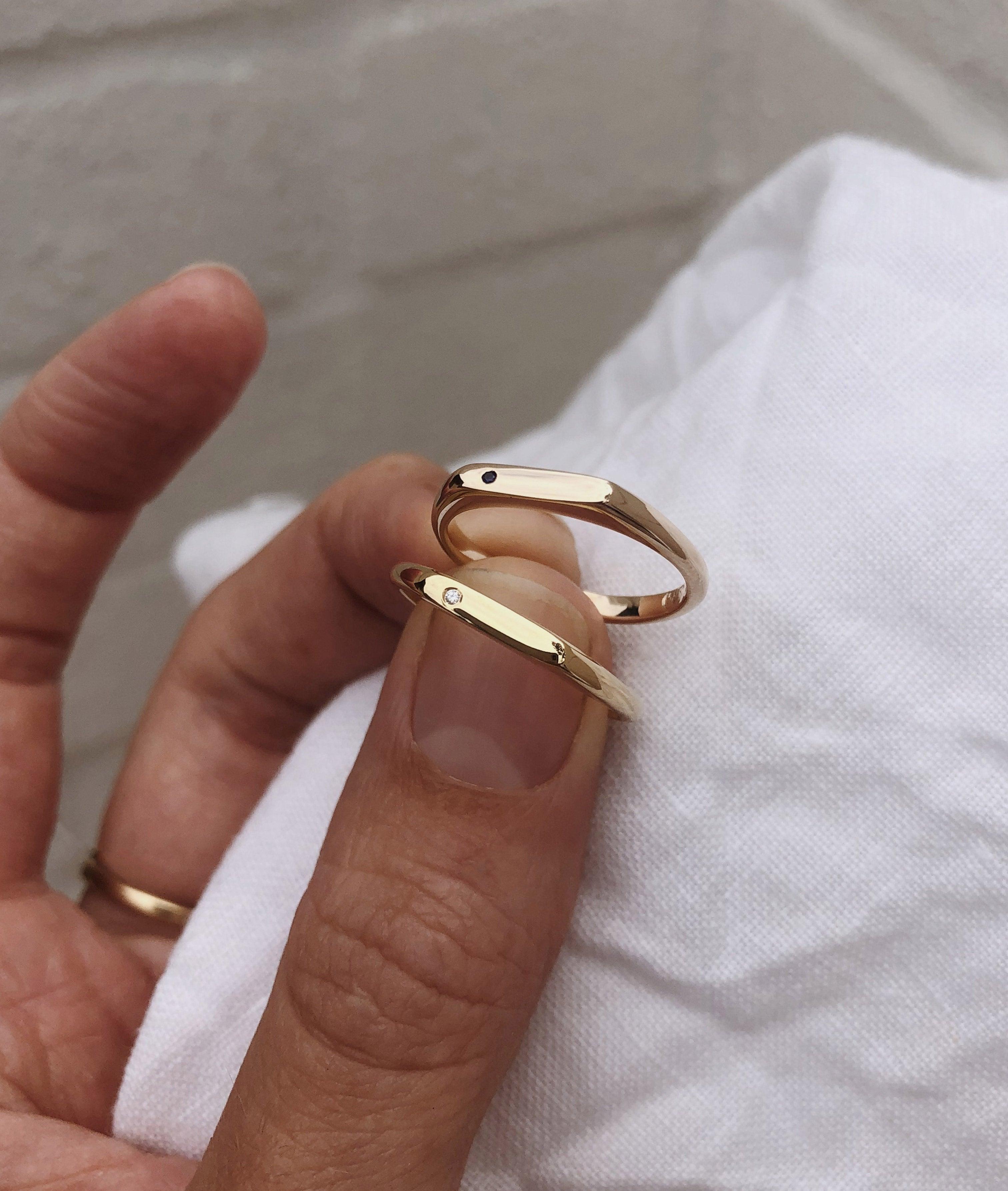 Diamond Tiny Signet ring - RUUSK