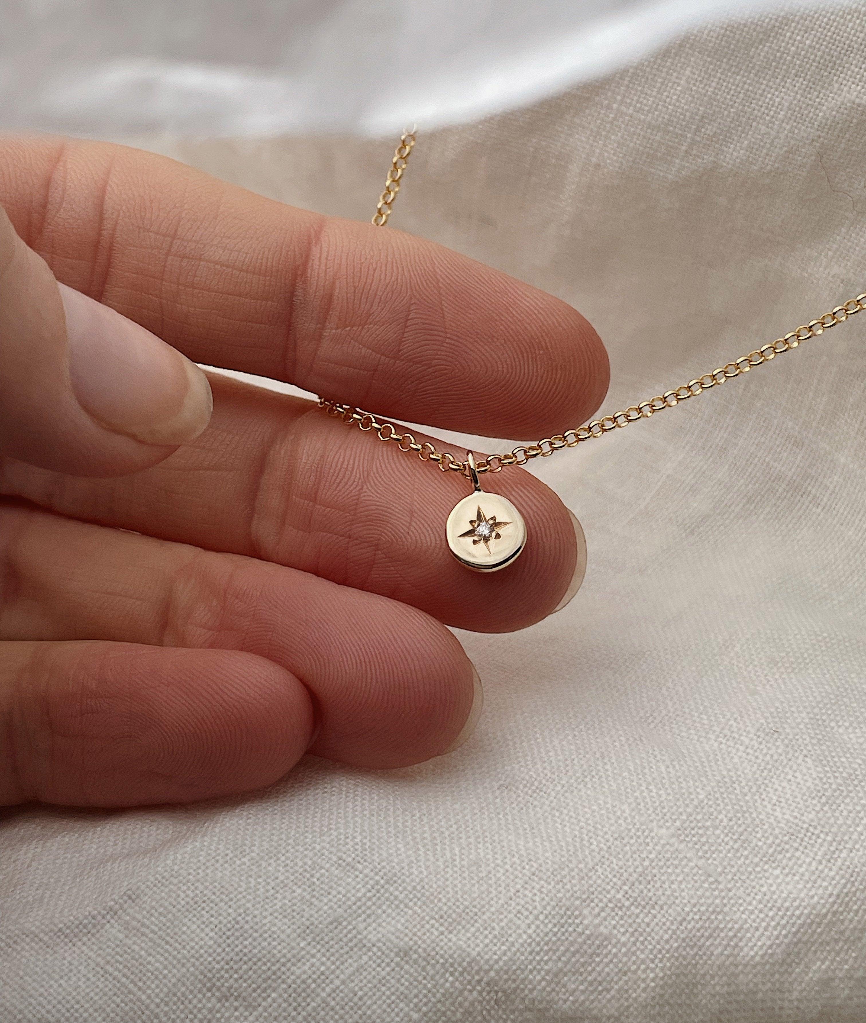 Yellow Gold Tiny True North necklace - RUUSK