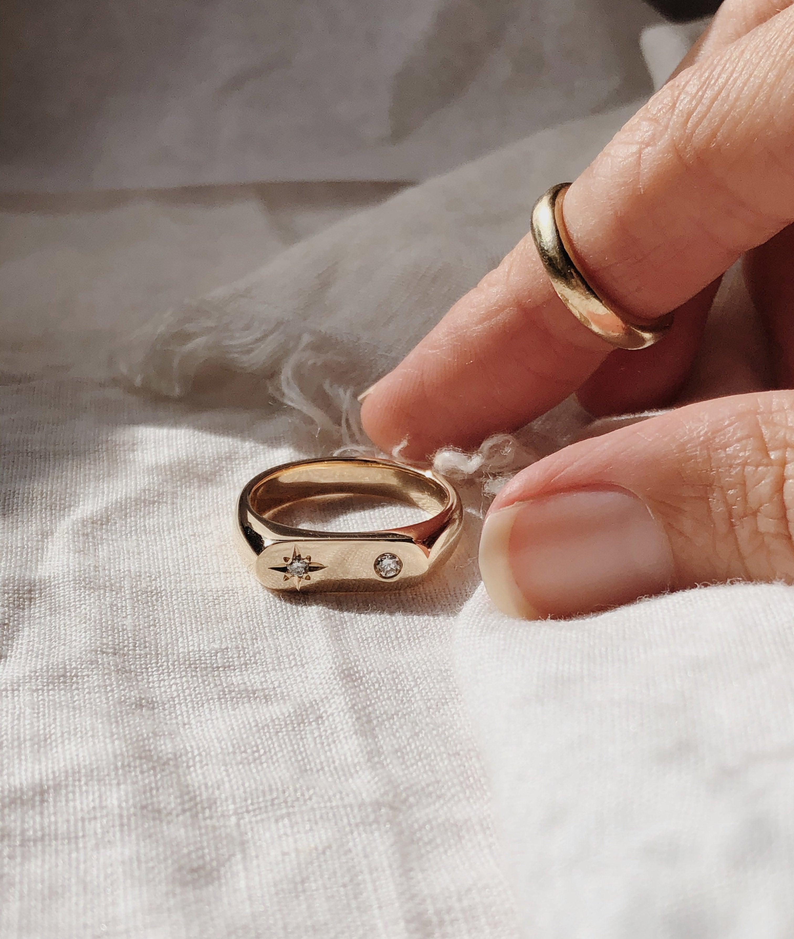 Moon & Star Long Signet Ring - RUUSK