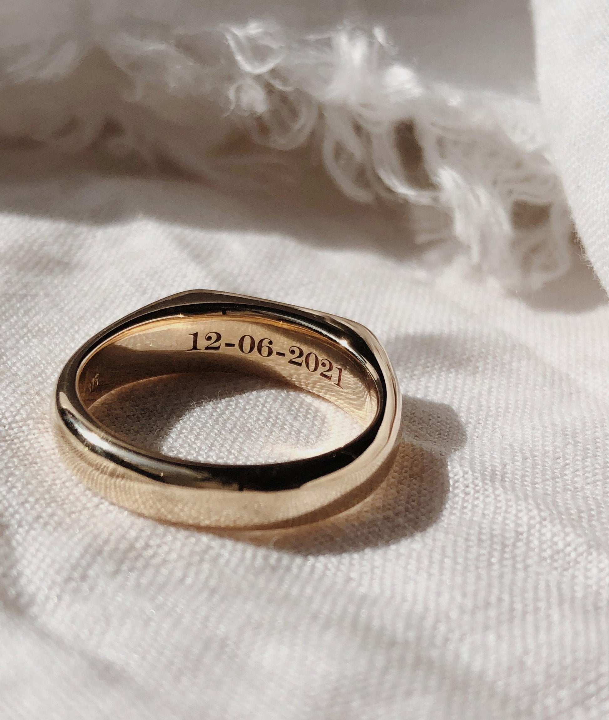 Men's Star-set Long Signet Ring - RUUSK