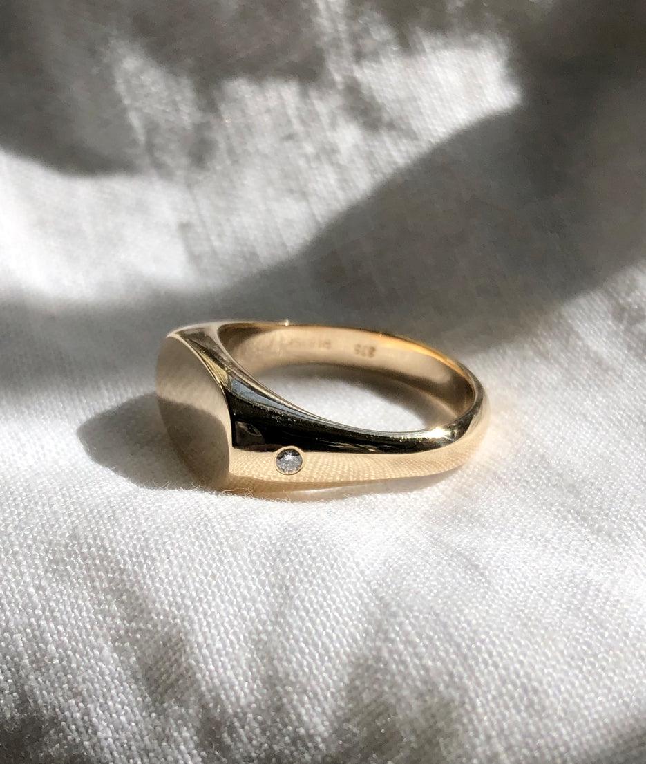 Large Oval Signet ring - RUUSK