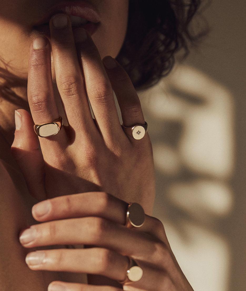 Star-set Small Signet ring - RUUSK