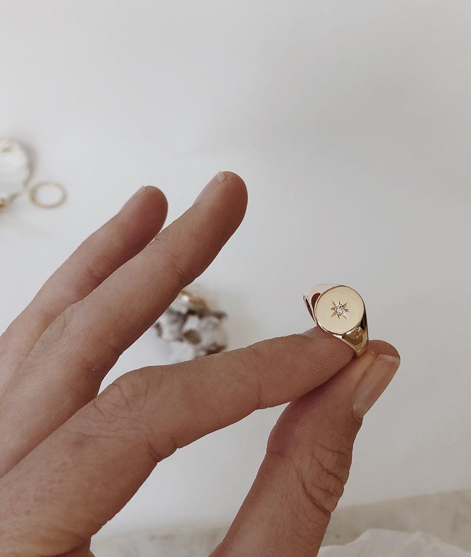 Star-set Small Signet ring - RUUSK