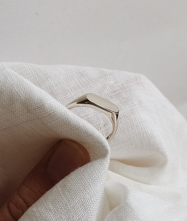 Oval Signet Ring - RUUSK